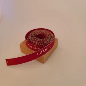 CHANEL | Accessories | Chanel Red And Gold Ribbon Feet  display picture 3